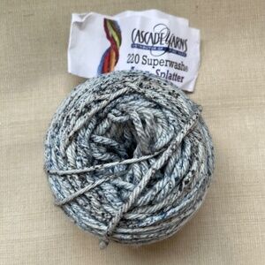 Cascade 220 Superwash Aran Splatter yarn gray col 4 baby sweater hat mitten cowl